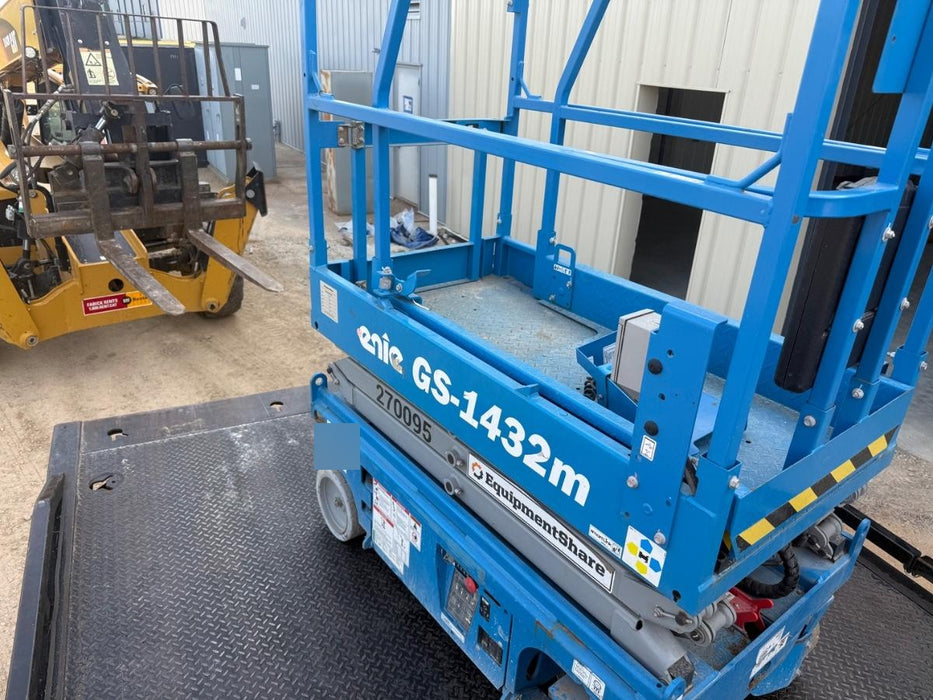 2022 GENIE GS-1432
