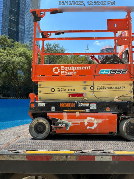 2023 JLG ES1932