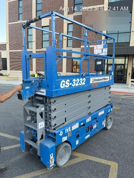 2022 GENIE GS-3232