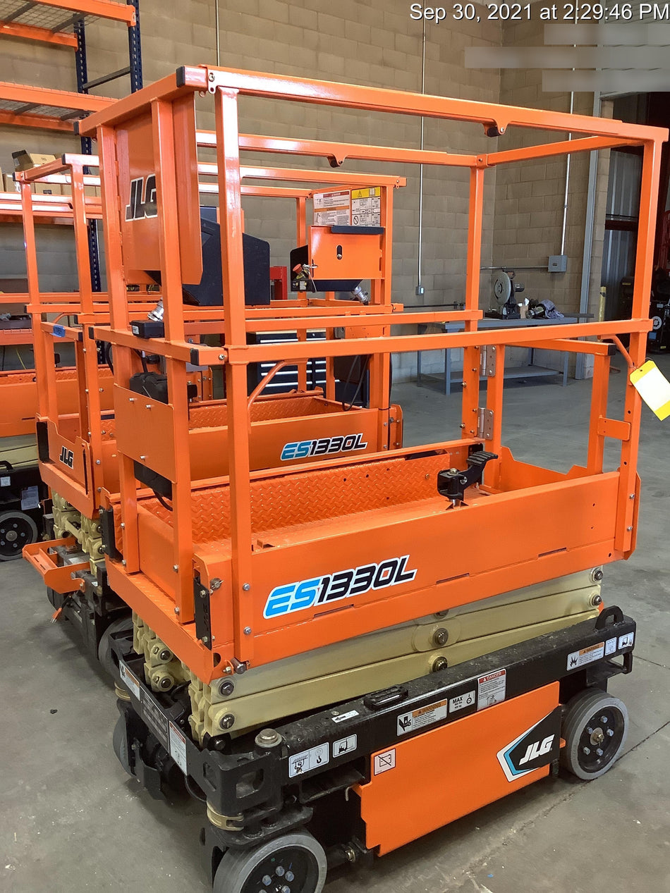 2021 JLG ES1330L