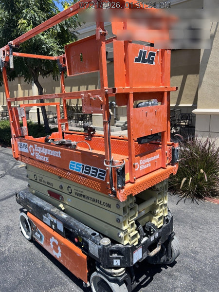 2024 JLG ES1932
