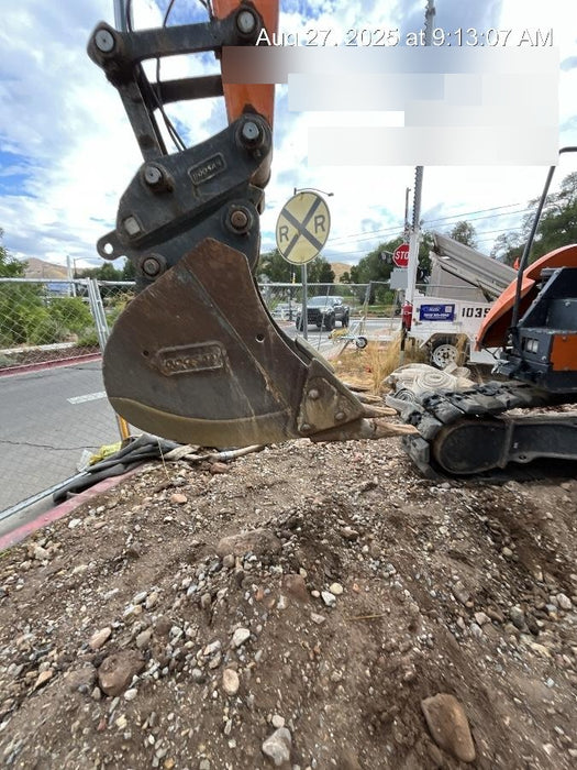 2020 DOOSAN 30" Bucket - Doosan