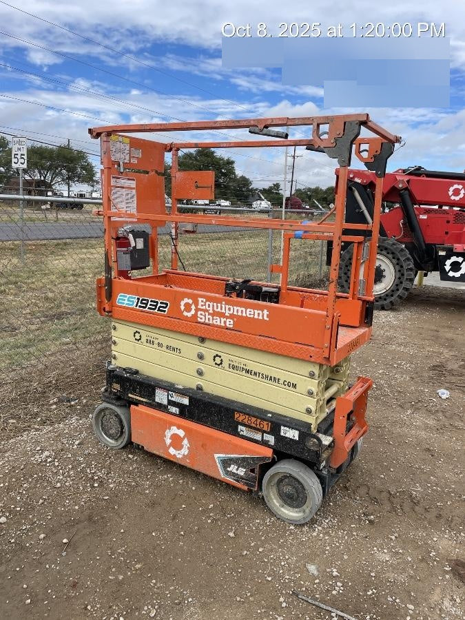 2022 JLG ES1932