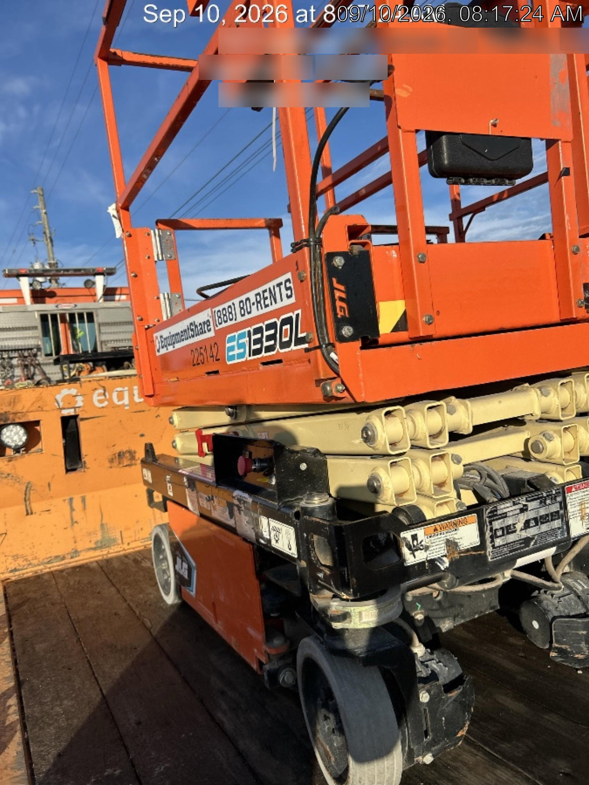 2022 JLG ES1330L
