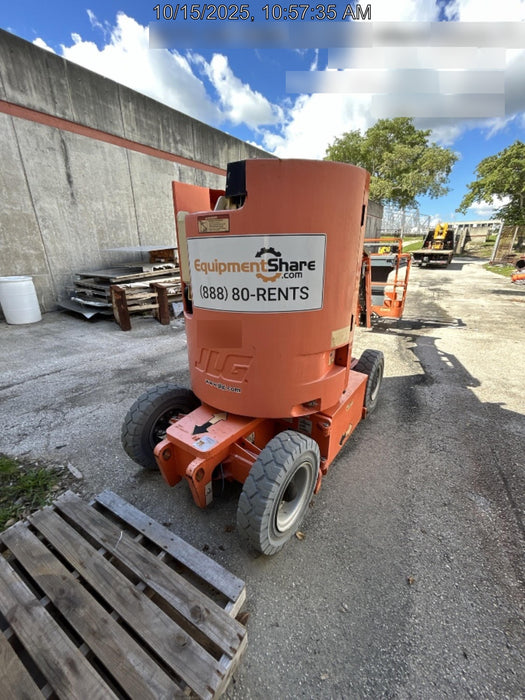 2019 JLG E300AJP