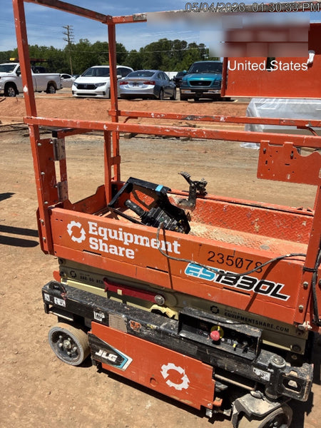 2022 JLG ES1330L