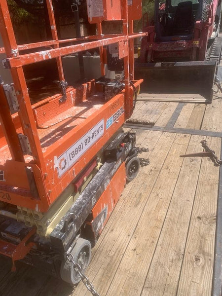 2021 JLG ES1330L