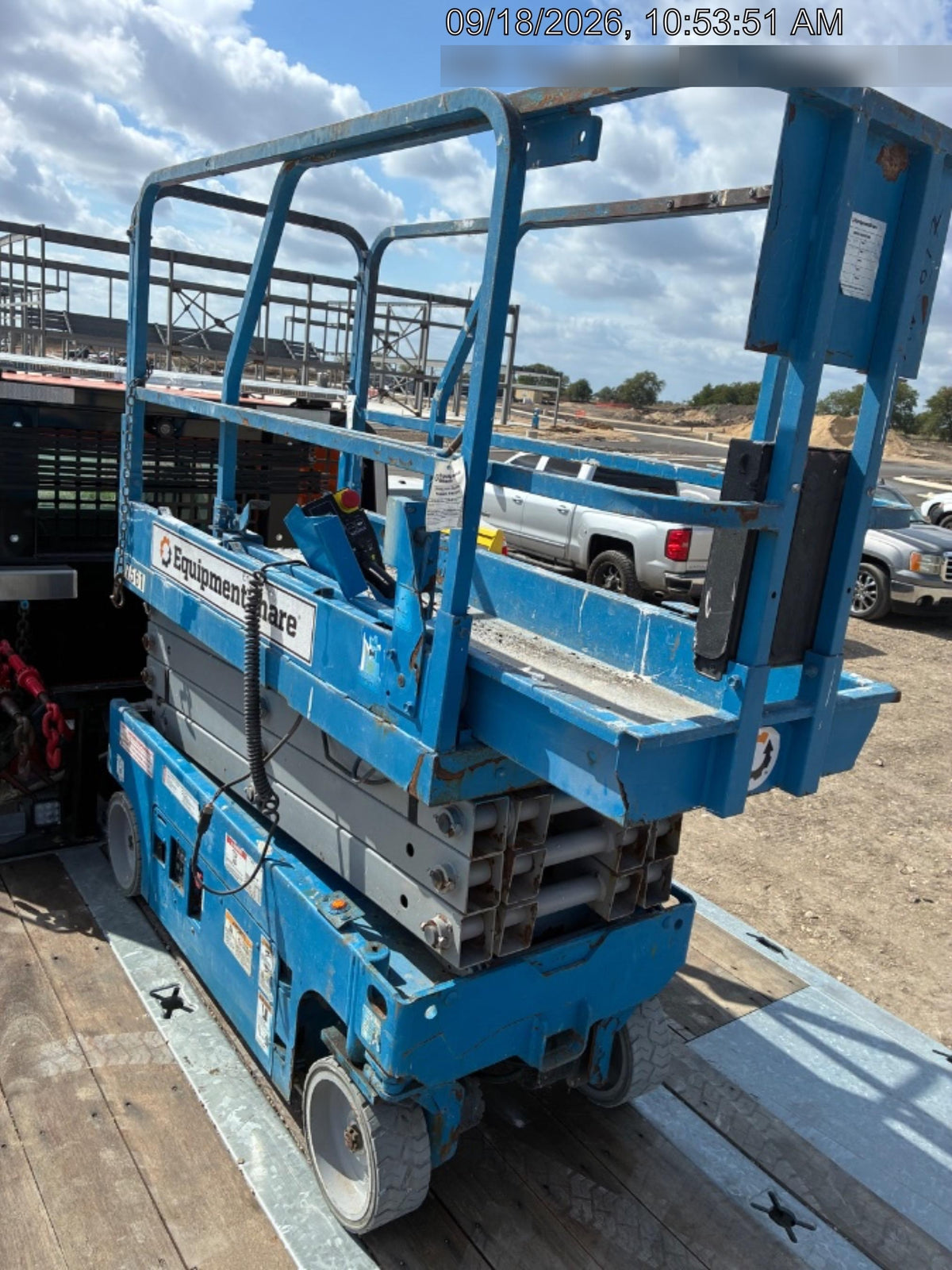 2017 Genie GS-1930 Genie GS-1930 Lift w/Fixed Rail and Chain Entry
