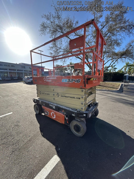 2023 JLG ES3246