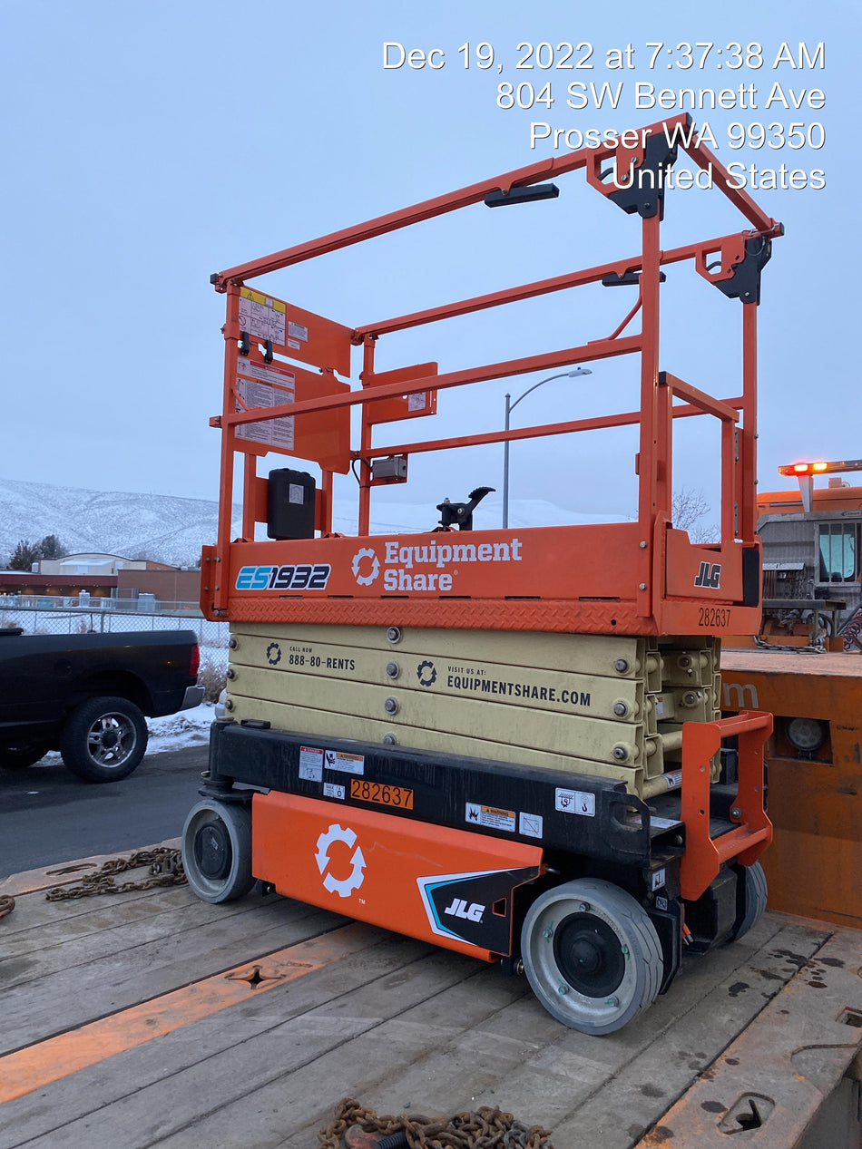 2022 JLG ES1932