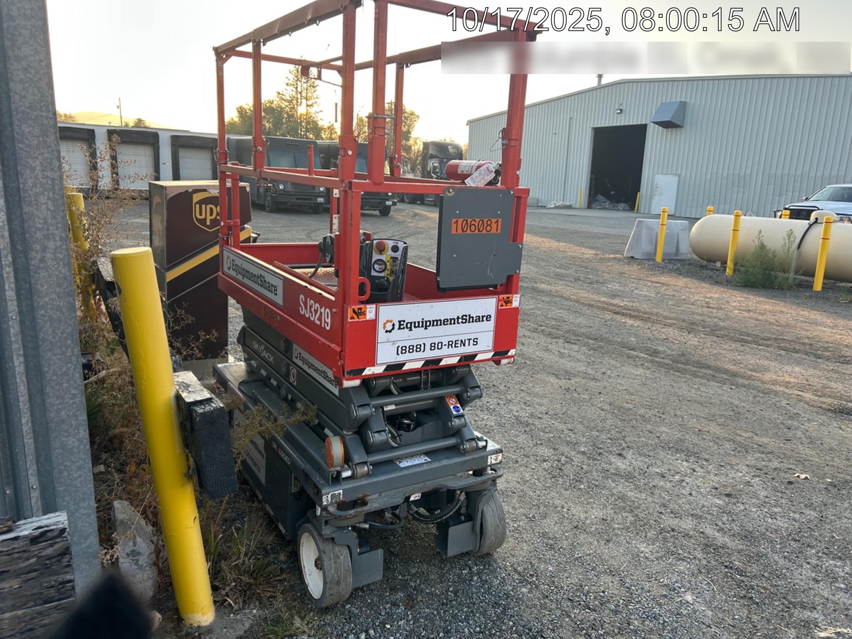 2020 Skyjack SJIII-3219 Solid NM Tires, Half height spring hinged entry gate, Dual Beacons, 800W Inverter