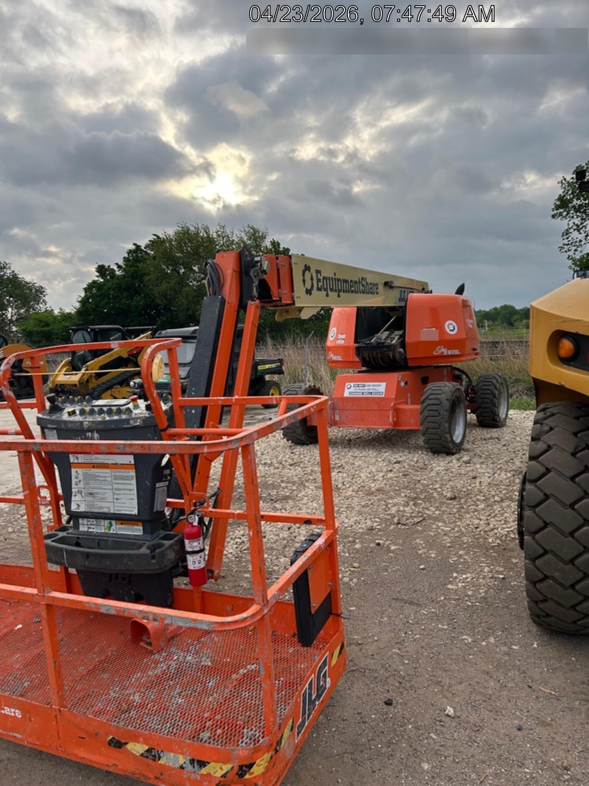 2023 JLG 660SJ