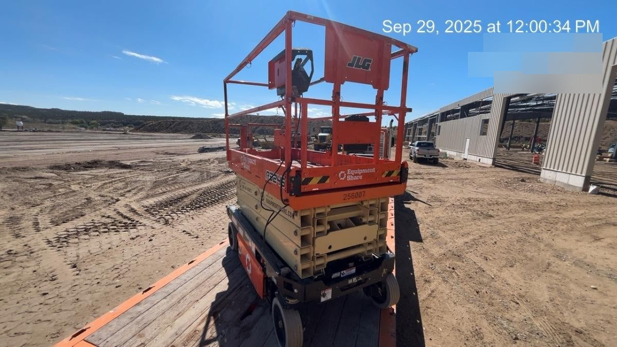 2022 JLG R3246