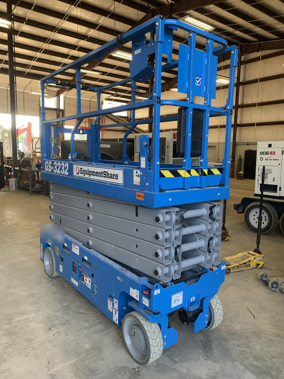 2023 GENIE GS-3232