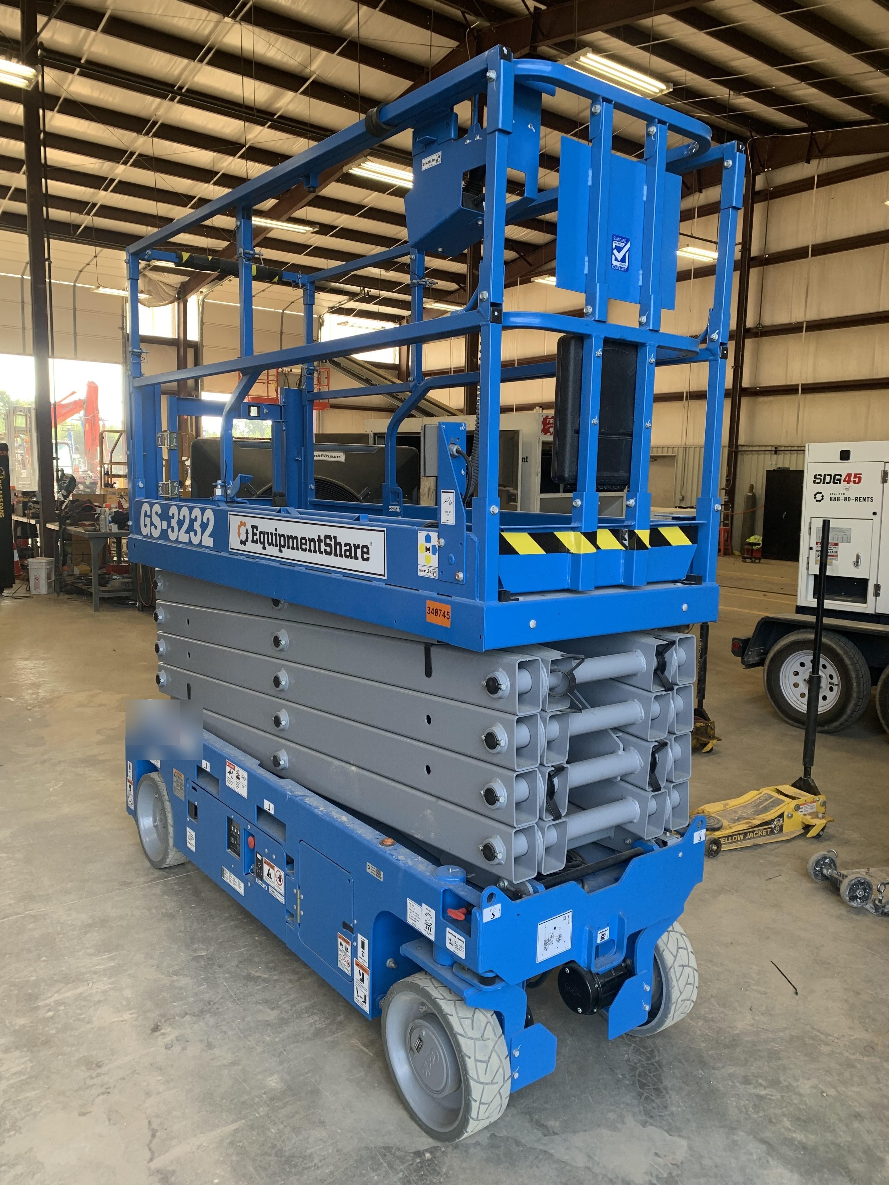 2023 GENIE GS-3232