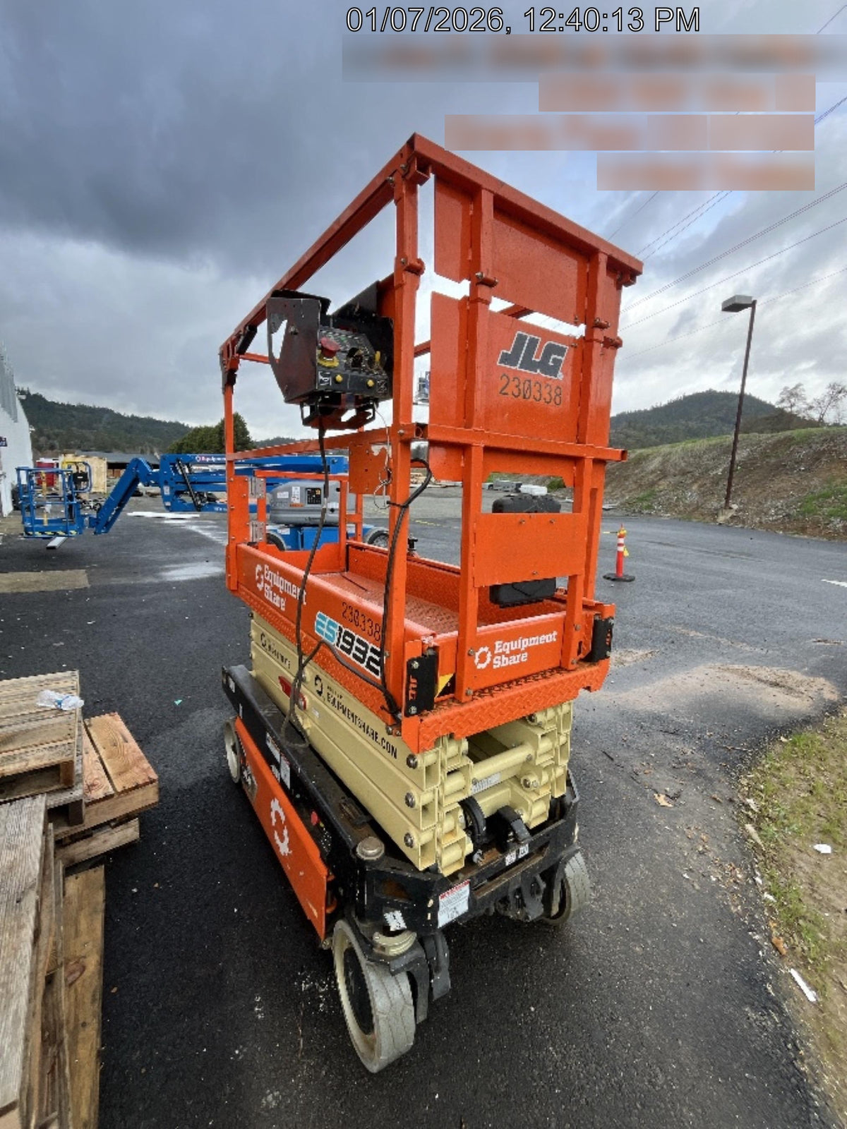 2022 JLG ES1932