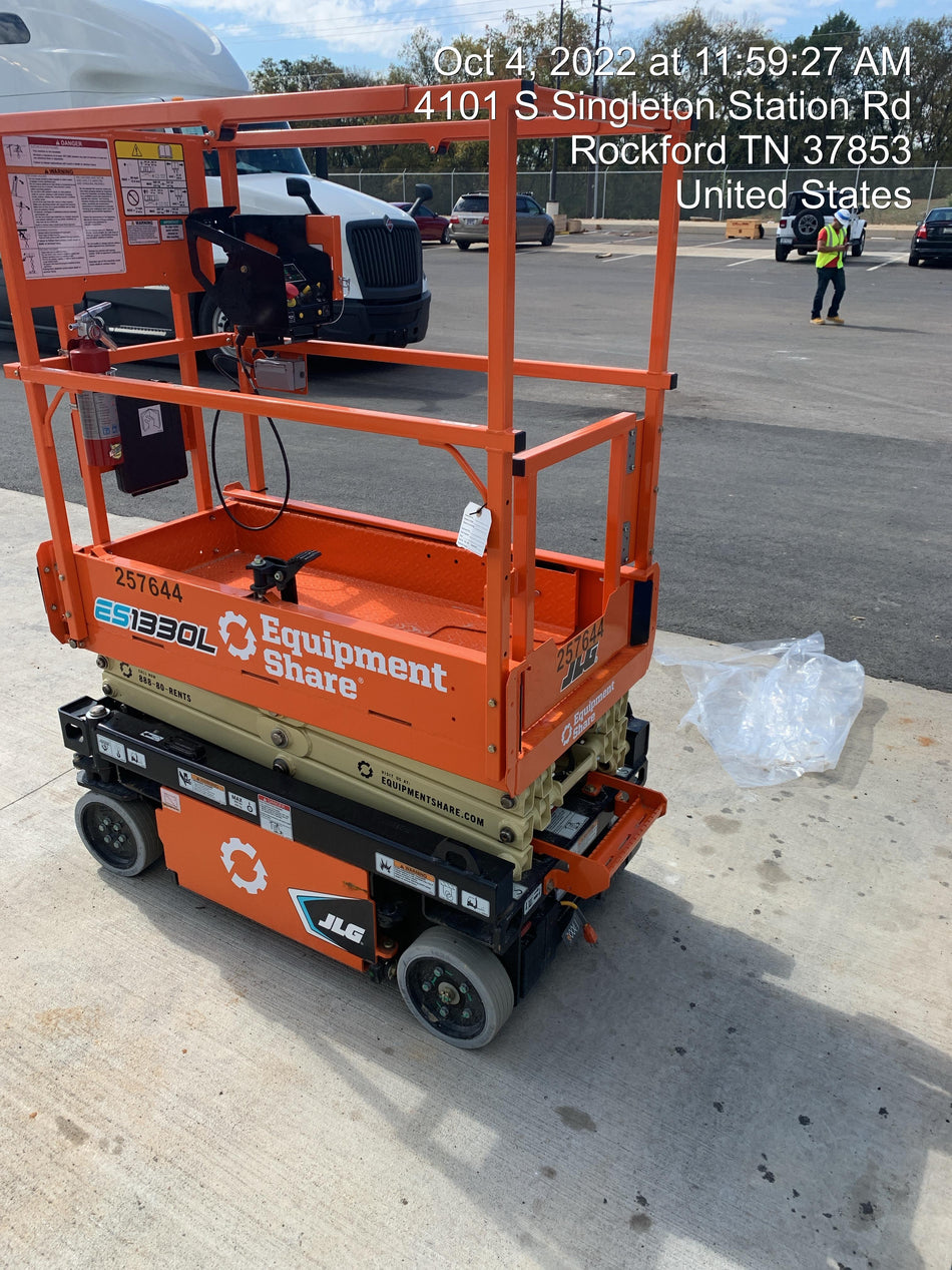 2022 JLG ES1330L