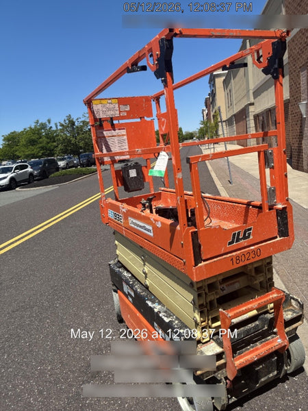 2021 JLG ES1932