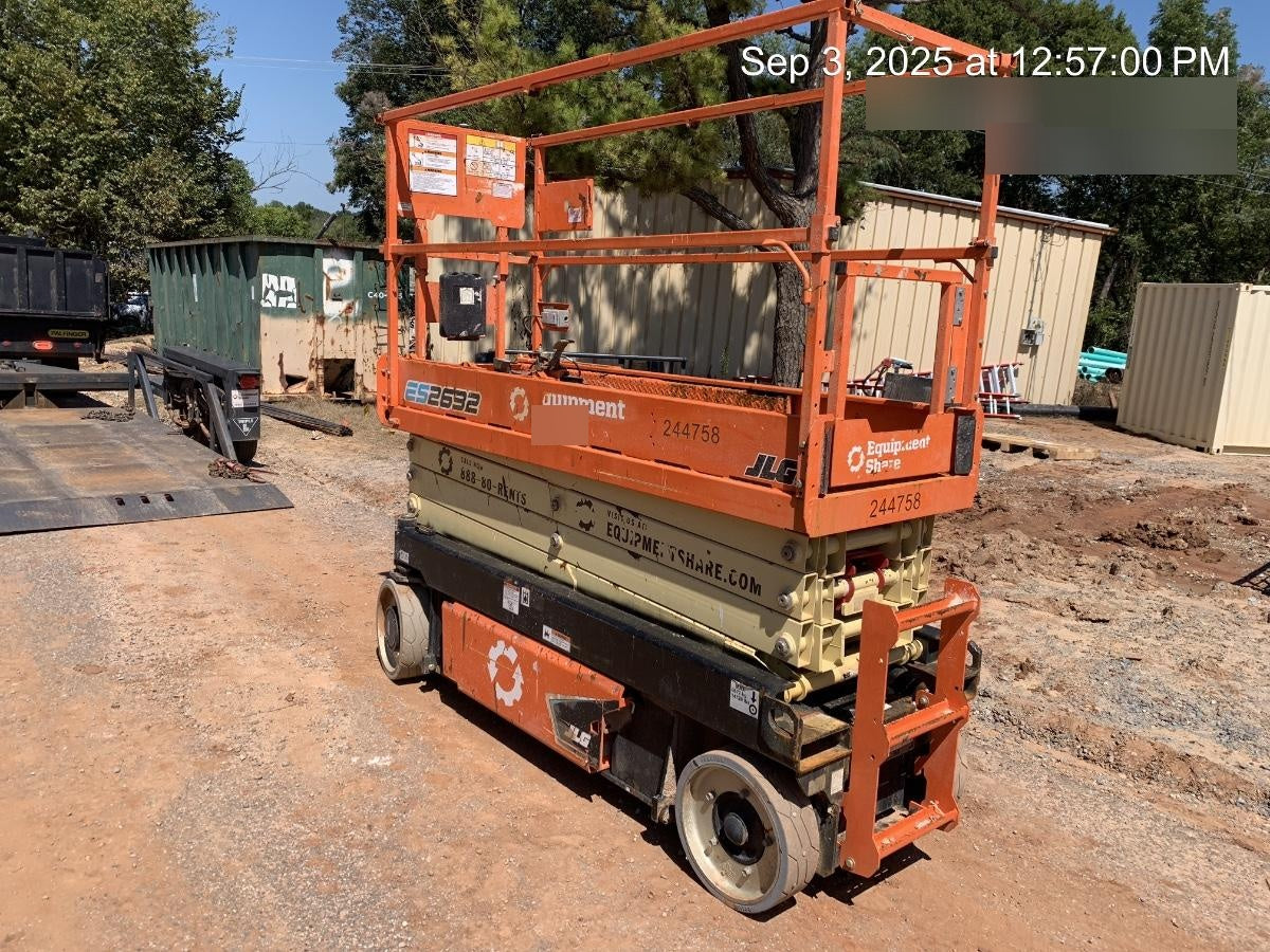 2022 JLG ES2632