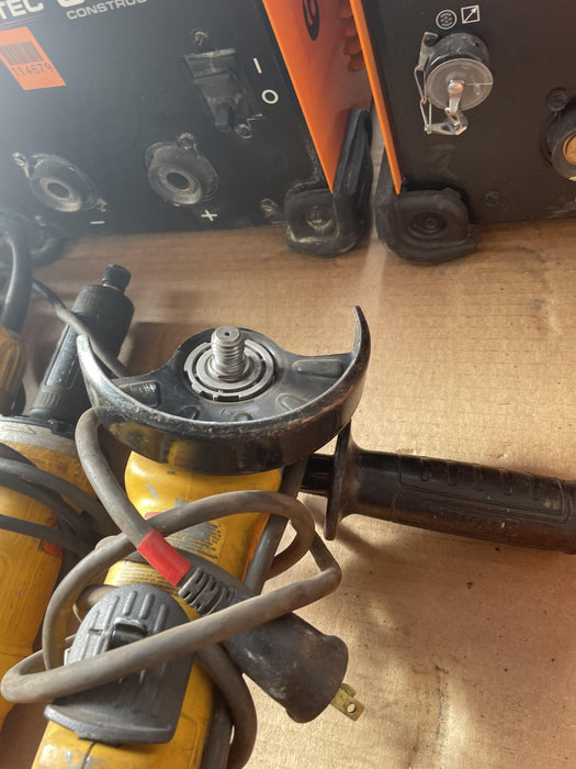 2022 DEWALT DWE402N