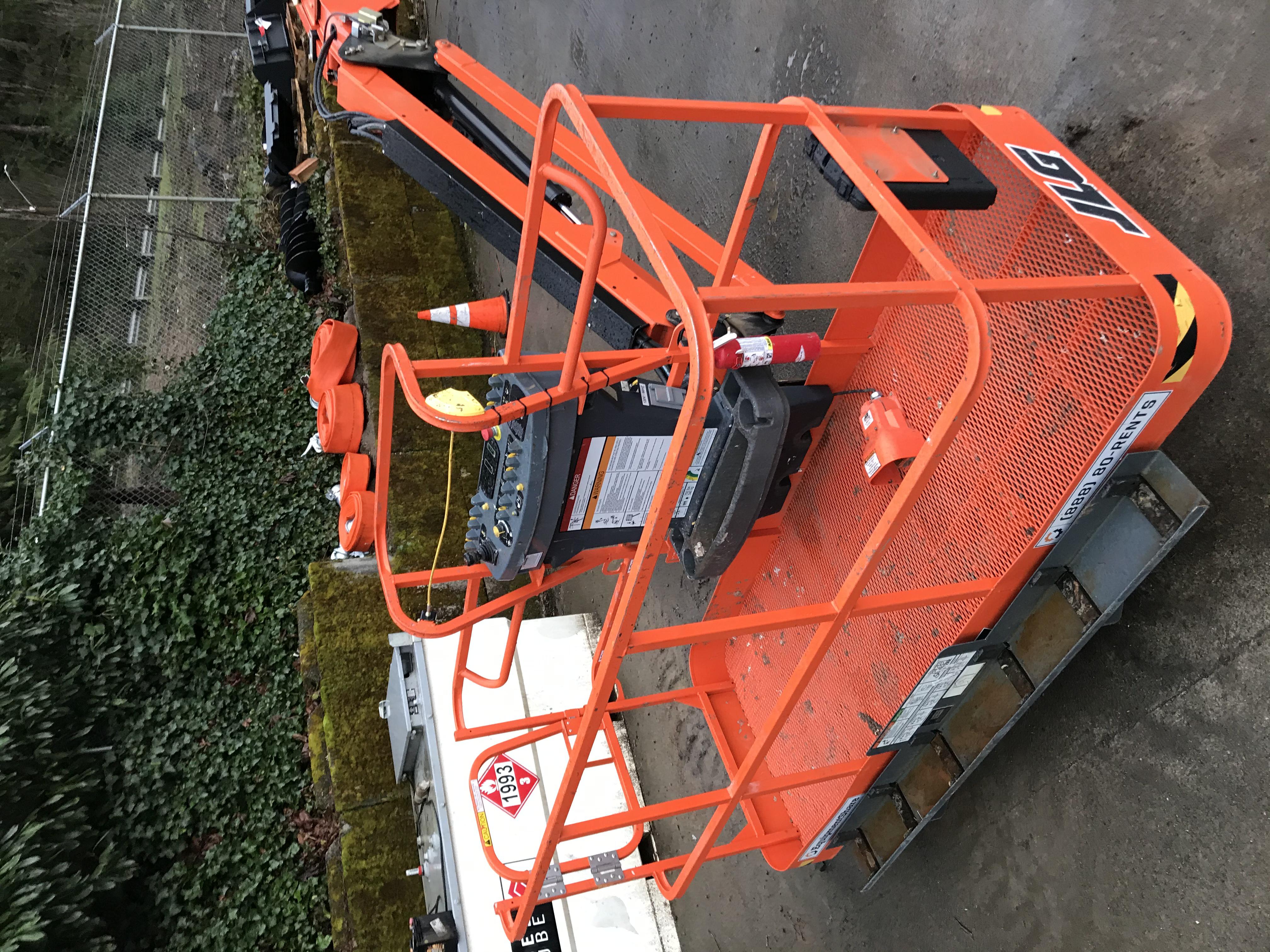 2020 JLG 660SJ