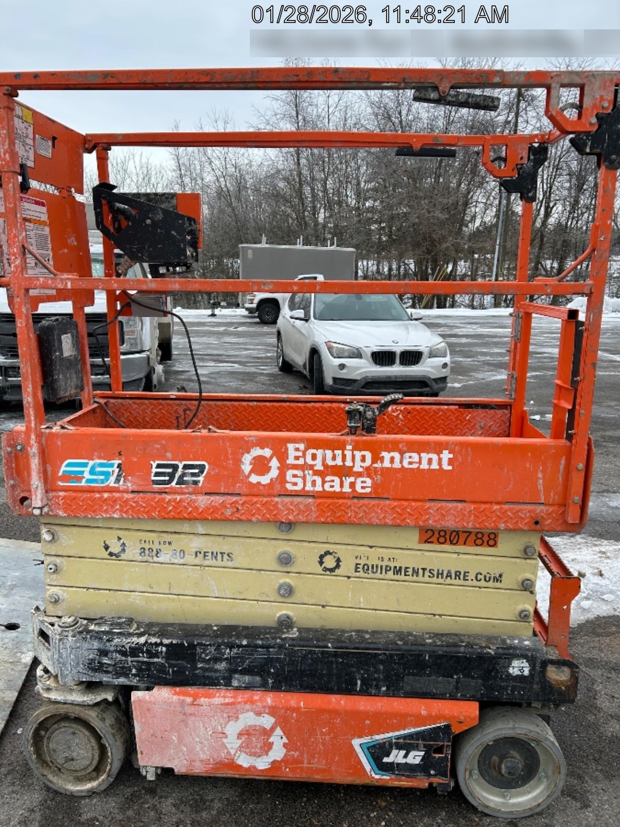 2022 JLG ES1932