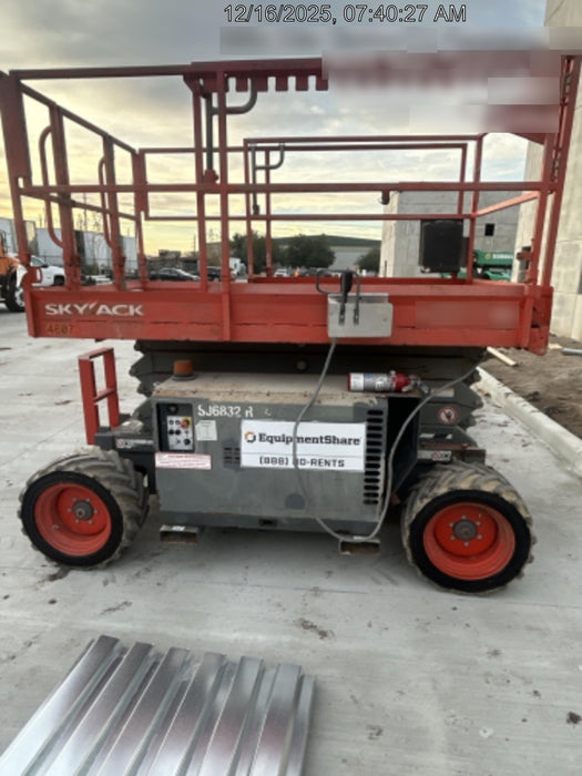 2017 SKYJACK SJ6832 RT