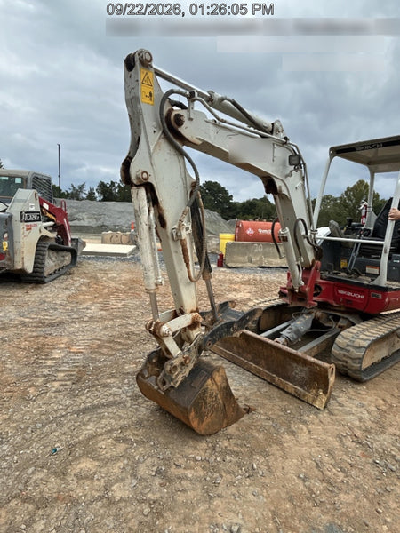 2022 TAKEUCHI TB235-2R