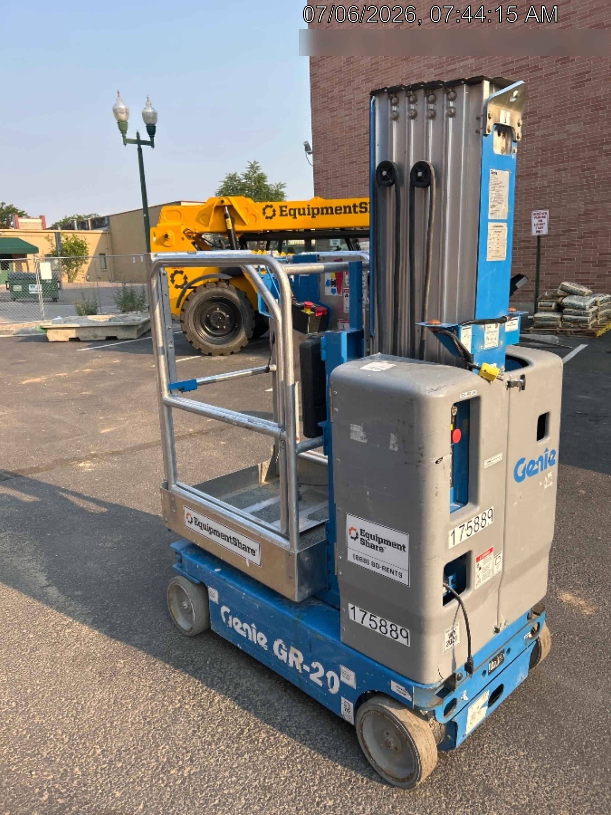 2021 GENIE GR-20