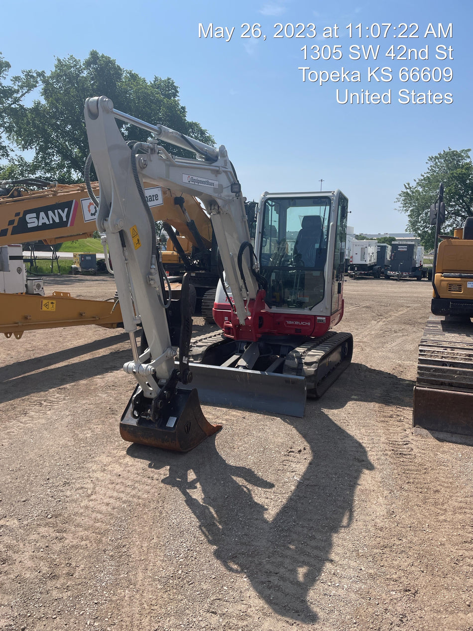 2023 TAKEUCHI TB250-2CR