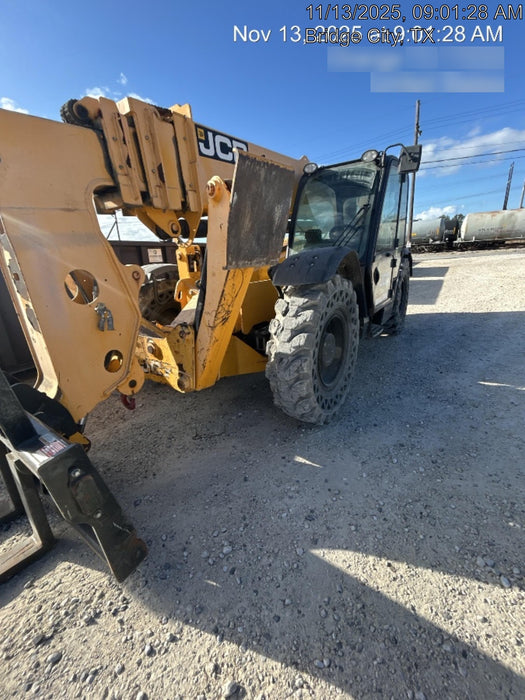 2019 JCB 510-56 74 HP w/CAB/HVAC, Beacon, Worklights, Aux Hydraulics, Solid Tires 66" Carriage/60" Forks