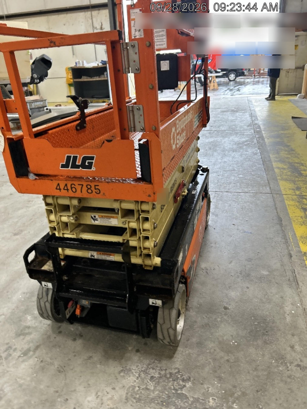 2024 JLG ES1932