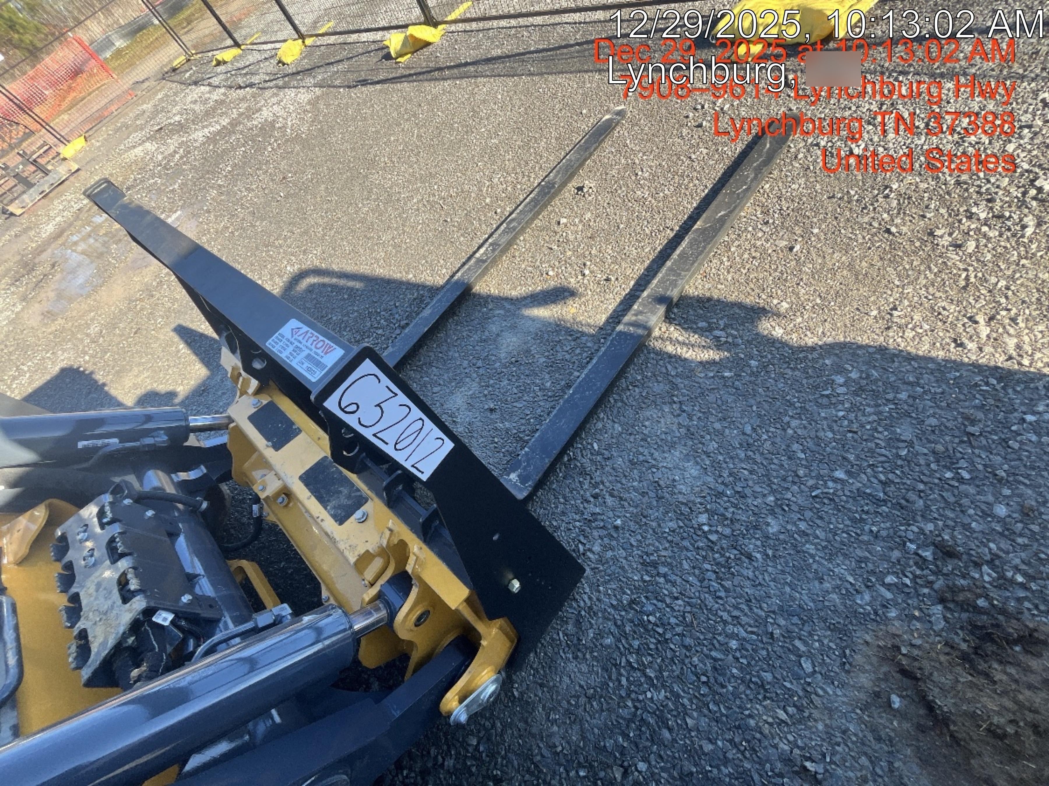 2025 ARROW MATERIAL HANDLING 72" Pallet Forks - Arrow
