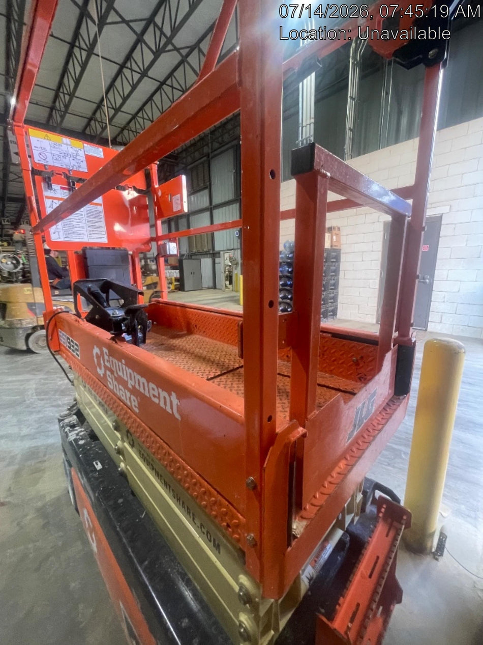 2023 JLG ES1932