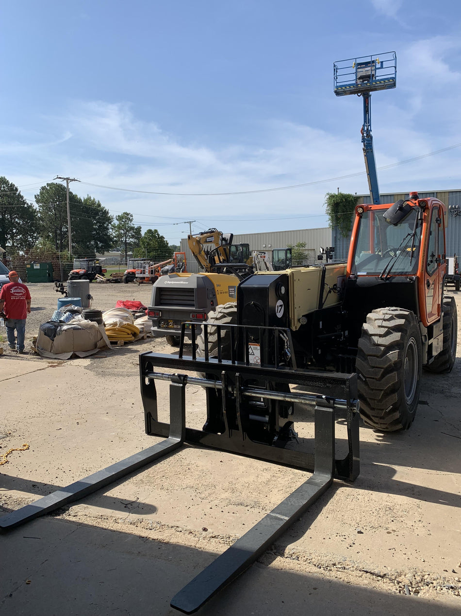 2022 JLG 1732