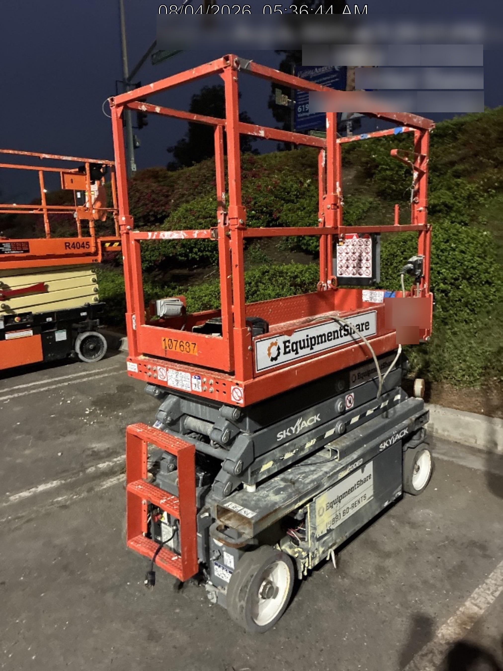 2020 Skyjack SJIII-3219 Solid NM Tires, Half height spring hinged entry gate, Dual Beacons, 800W Inverter