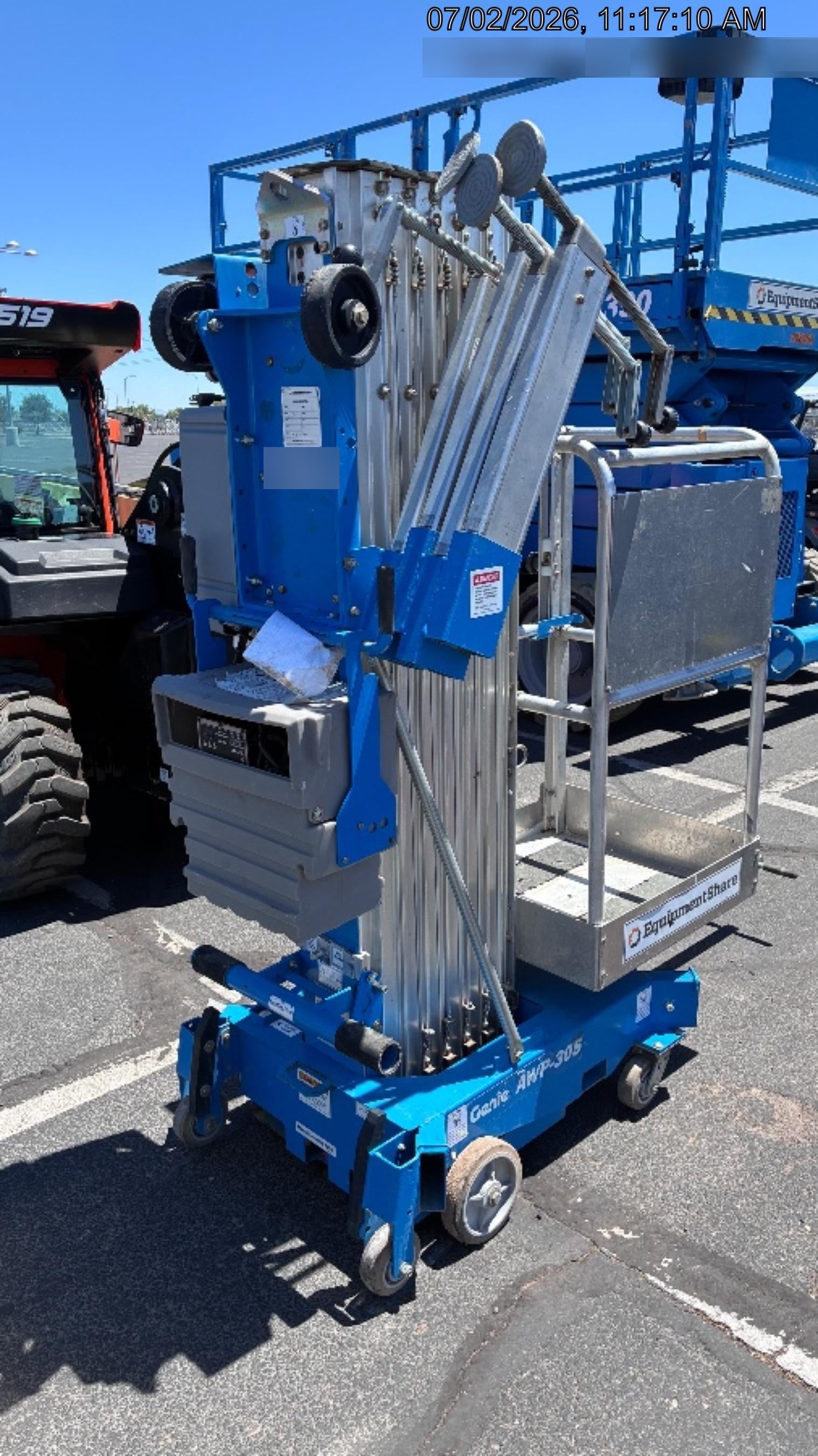 2019 GENIE AWP-30S