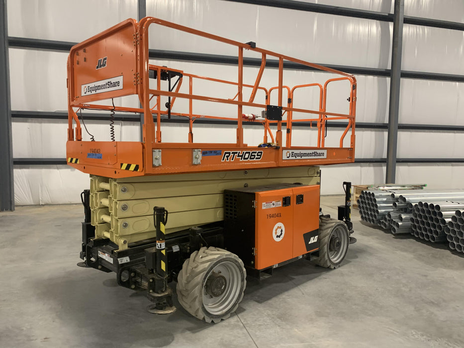 2021 JLG RT4069