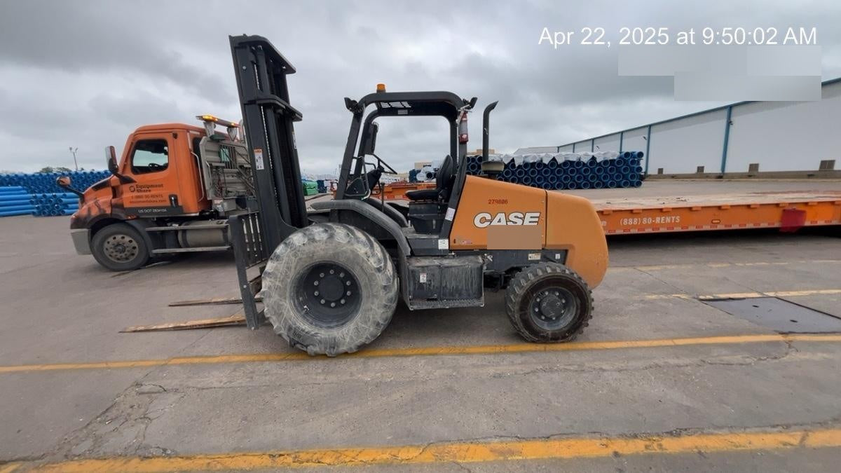2023 CASE 588H