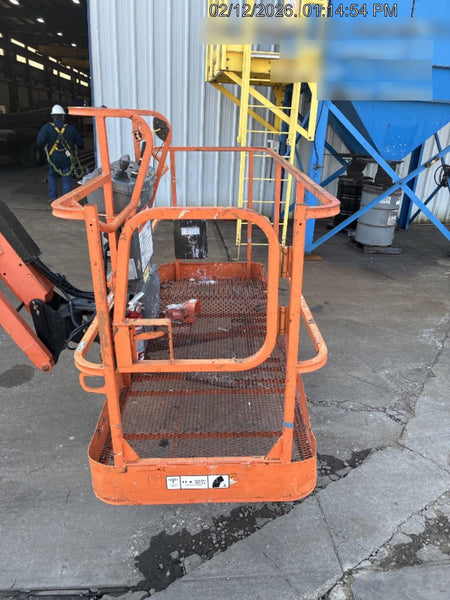 2019 JLG 800AJ