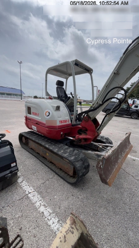 2023 TAKEUCHI TB250-2R