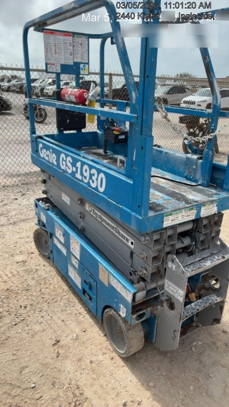 2017 Genie GS-1930 Genie GS-1930 Lift w/Fixed Rail and Chain Entry