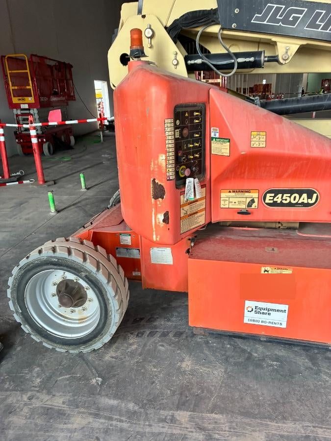 2019 JLG E450AJ