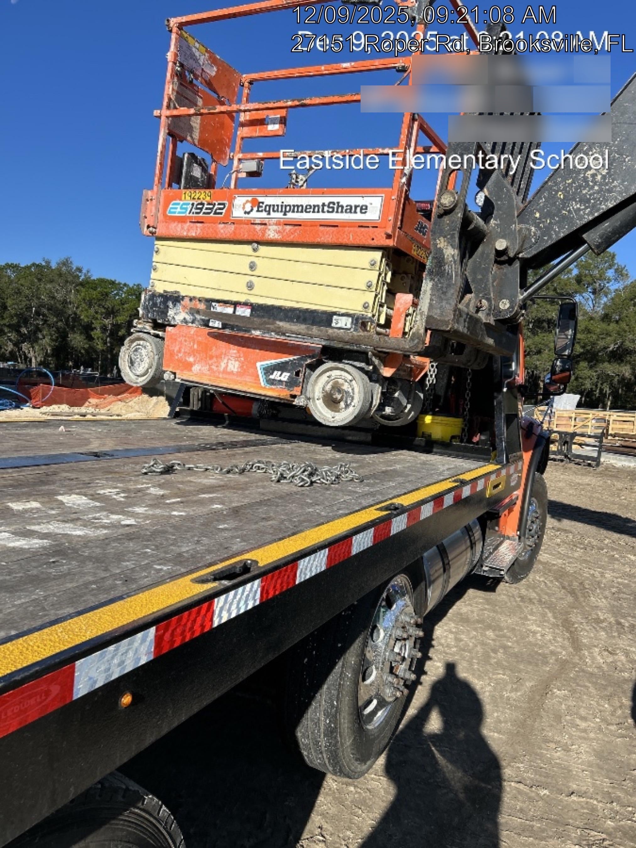 2021 JLG ES1932