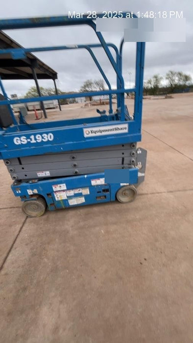 2019 Genie GS-1930 Fixed rails with chain Entry