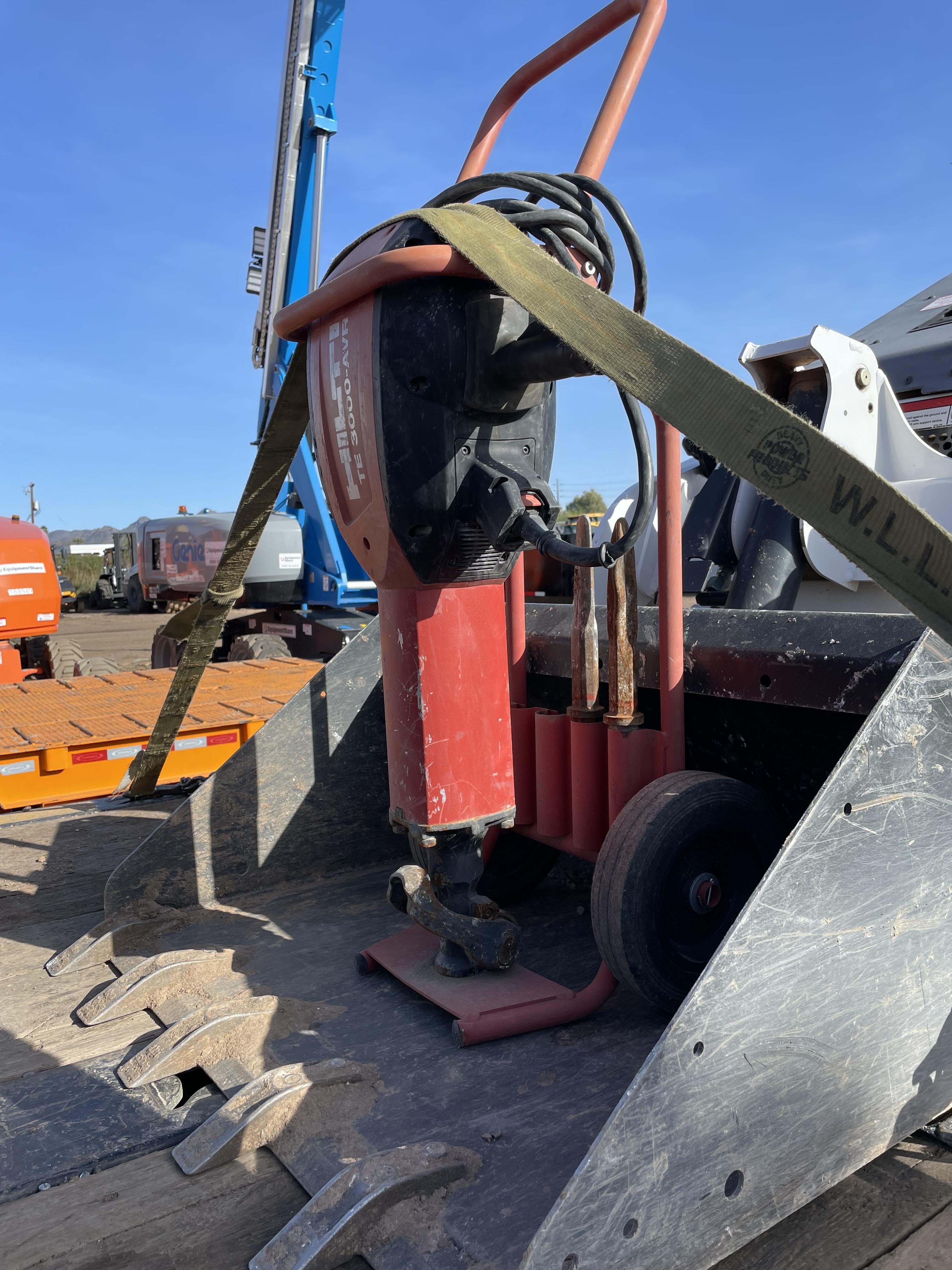 2020 HILTI TE 3000-AVR
