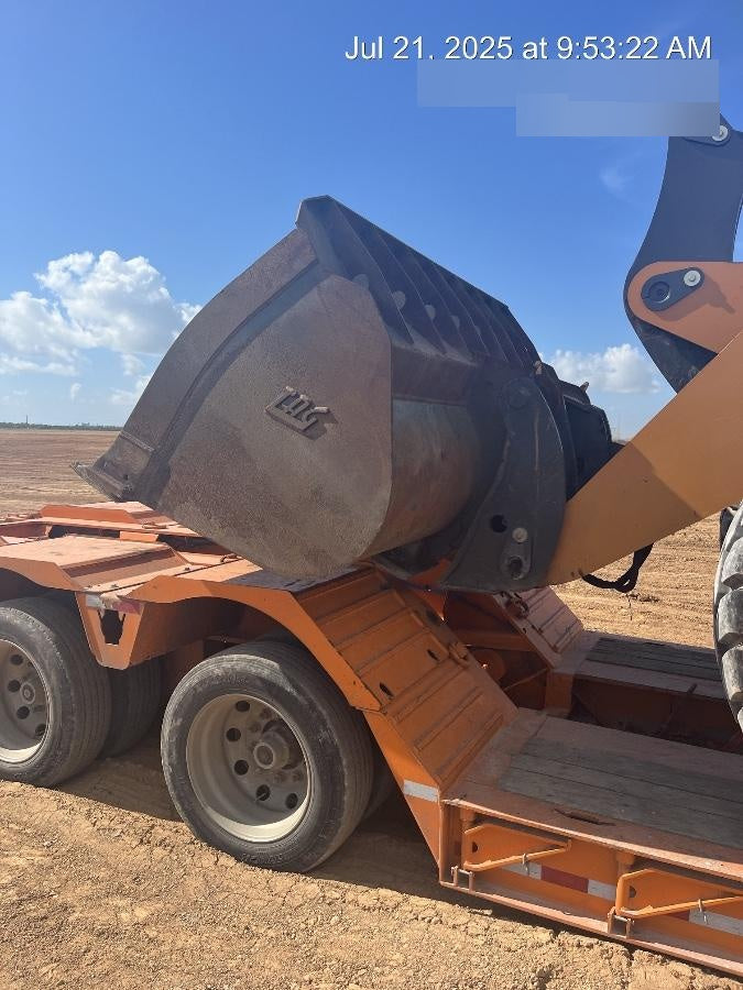 2023 CASE 821G