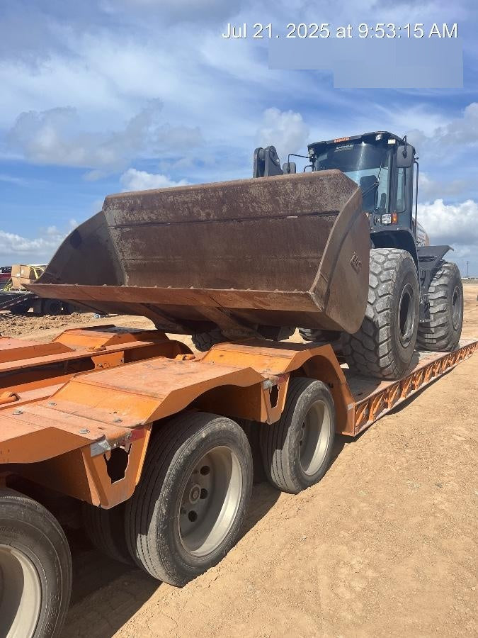 2023 CASE 821G
