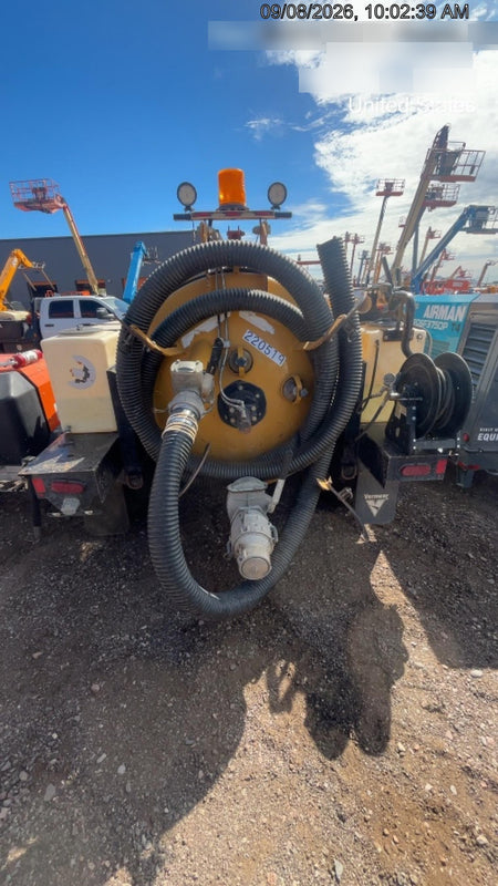 2022 Vac-Tron LP573XDT T4 Koehler Diesel Engine, 500 Gallon Debris Tank, x2 100 Gallon Water Tanks