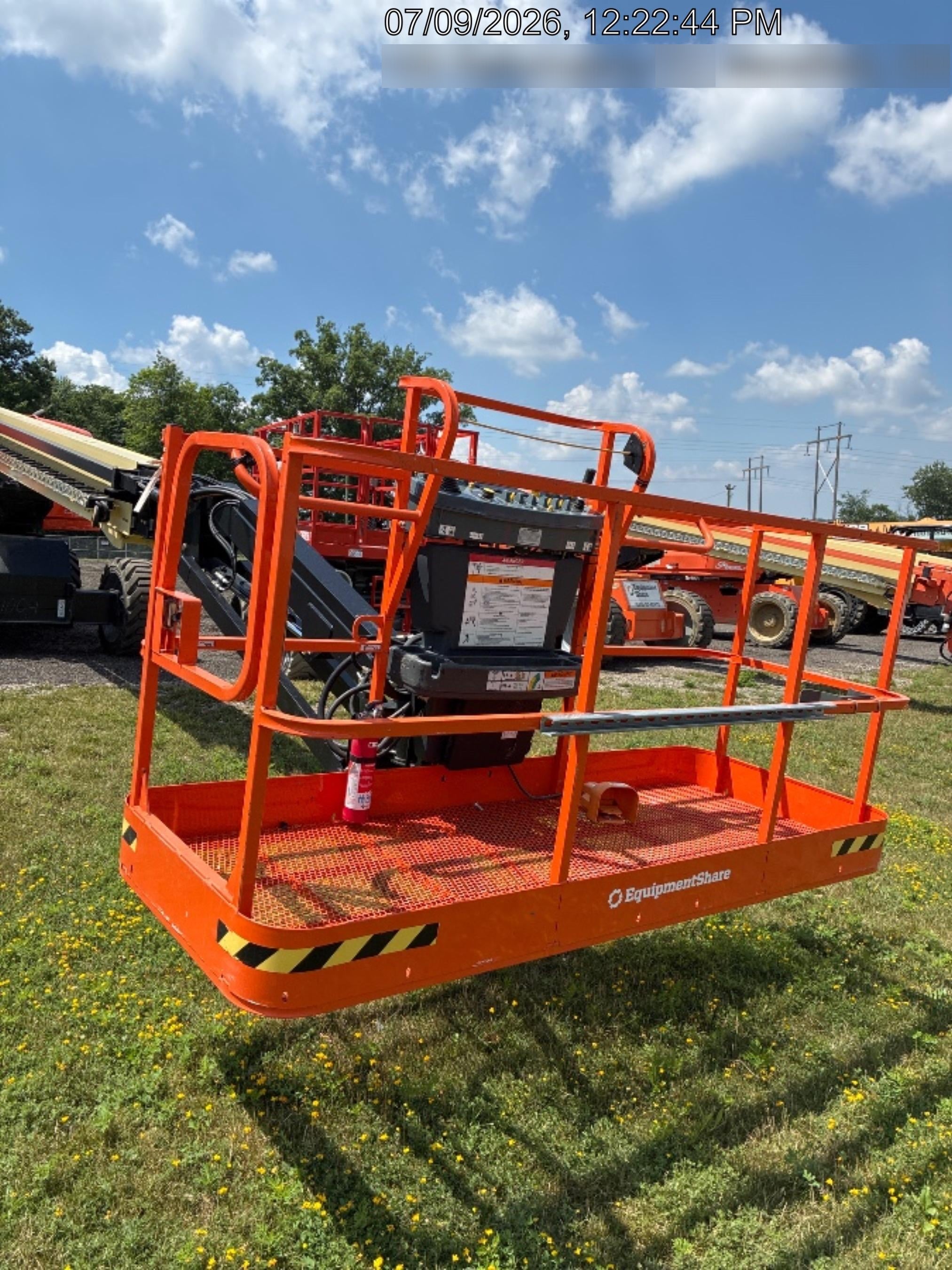 2025 JLG 660SJ